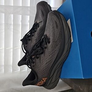 Hoka Clifton 8